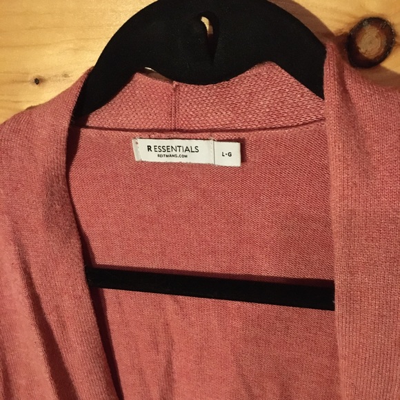 Essentials large pink cardigan, 3/4 sleeve. - Picture 2 of 3